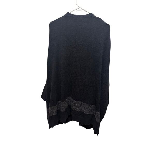 Barefoot Dreams CozyChic Lite Cliffside Wrap Open Front One Size black and gray - Picture 7 of 7